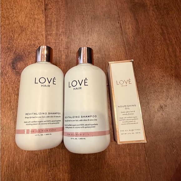 Revitalizing Shampoo and Nourishing Oil Set - White